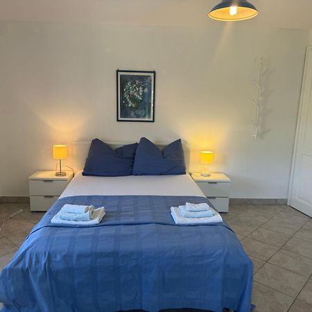 Mediterranes Ferienhaus M. Terrasse Veli Lošinj Extérieur photo