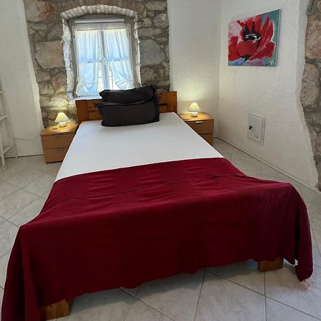 Mediterranes Ferienhaus M. Terrasse Veli Lošinj Extérieur photo