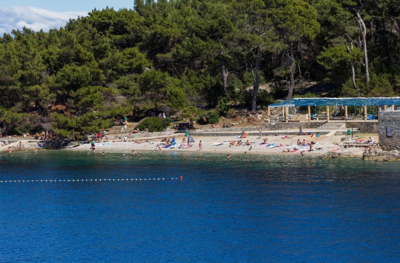 Mediterranes Ferienhaus M. Terrasse Veli Lošinj Extérieur photo