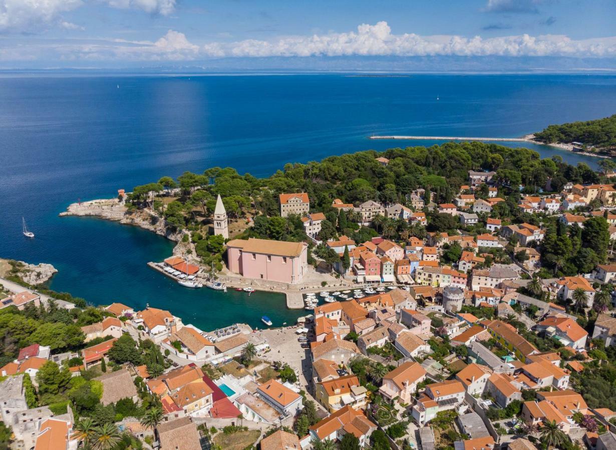 Mediterranes Ferienhaus M. Terrasse Veli Lošinj Extérieur photo
