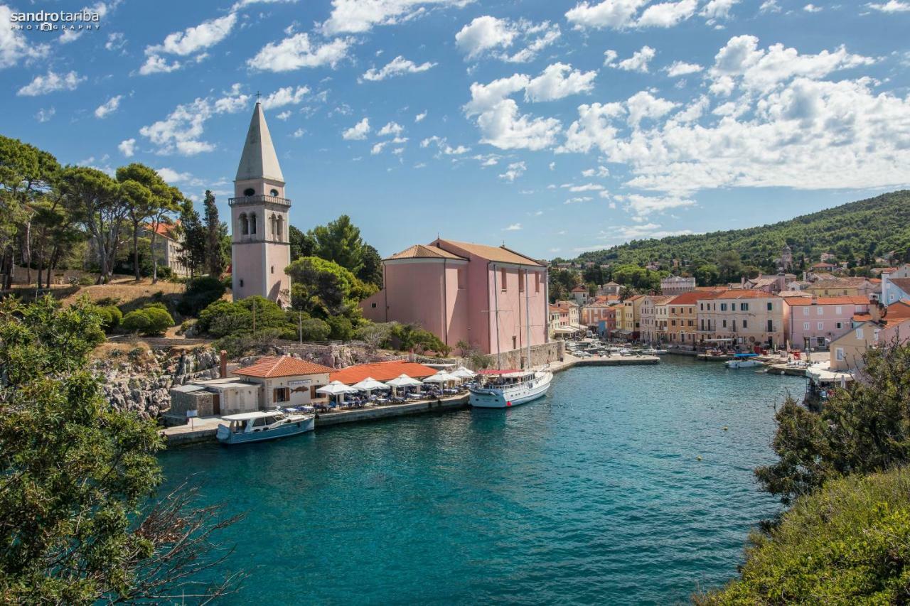 Mediterranes Ferienhaus M. Terrasse Veli Lošinj Extérieur photo